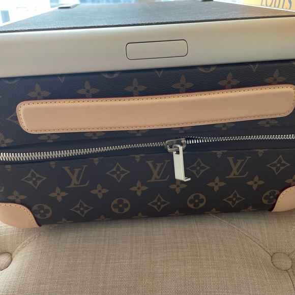 Louis Vuitton carry on - Picture 4 of 6